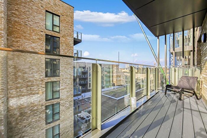 2 Bedroom Apartment To Rent In Lamington Heights Madera Street, E14