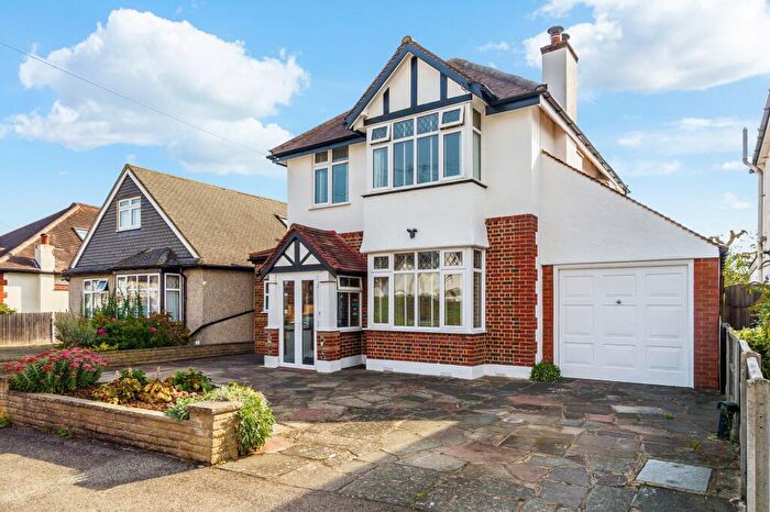 3 Bedroom Detached House For Sale In Belfield Road, Ewell, KT19