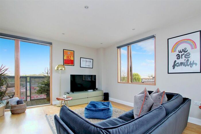 2 Bedroom Flat To Rent In Three Mill Lane, London, E3