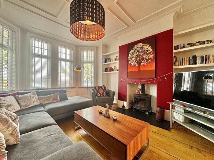 4 Bedroom Terraced House For Sale In Bourne Hill, London, N13