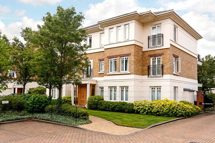 2 Bedroom Flat For Sale In Cambridge Road, Twickenham, TW1