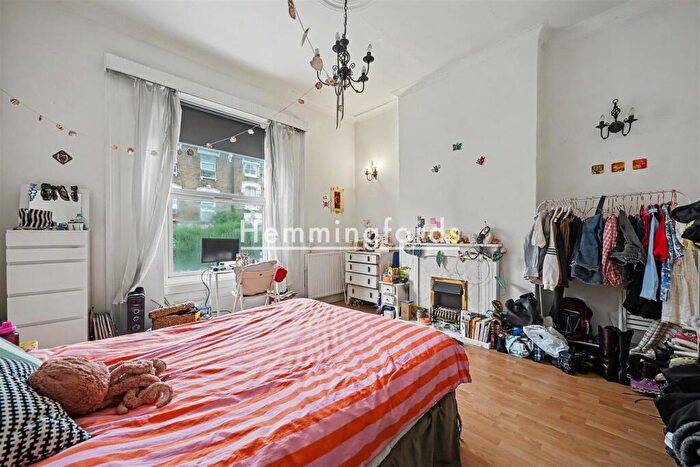 2 Bedroom Apartment To Rent In Albion Road, Stoke Newington, N16