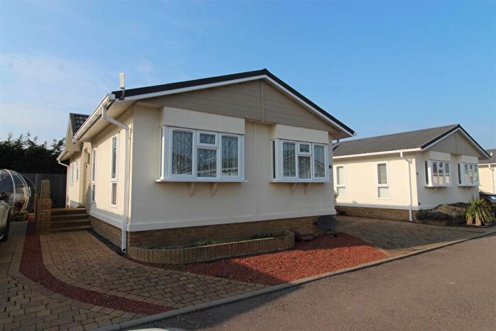 2 Bedroom Park Home For Sale In Cherry Blossom Drive, Herne Bay, CT6