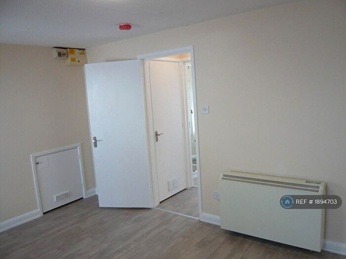 1 Bedroom Flat To Rent In Trowbridge, Trowbridge, BA14