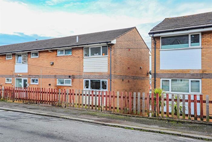 2 Bedroom Flat For Sale In Pontypridd Street, Barry, CF63