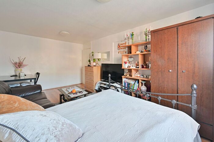 2 Bedroom Flat For Sale In Burghley Tower, East Acton, London, W3