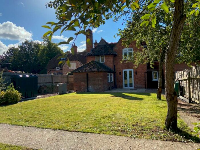 3 Bedroom Link Detached House To Rent In Main Street, West Ilsley, Newbury, Berkshire, RG20