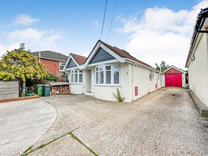 4 Bedroom Detached House For Sale In Netley Firs Road, Hedge End, SO30