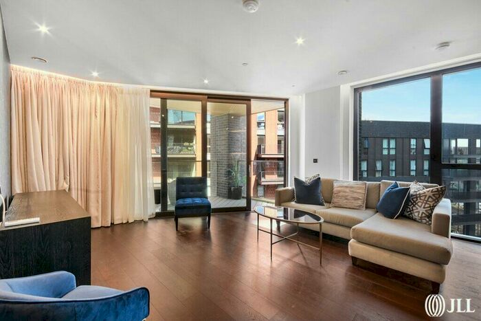 3 Bedroom Apartment To Rent In The Residence, London, SW11