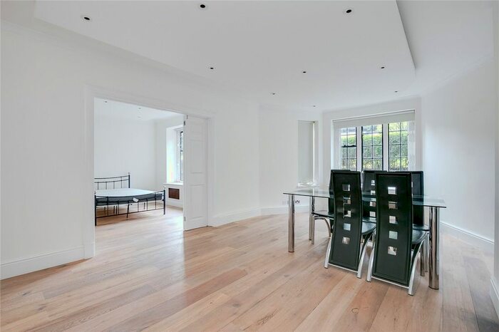 2 Bedroom Flat To Rent In Gonville House, Manor Fields, SW15