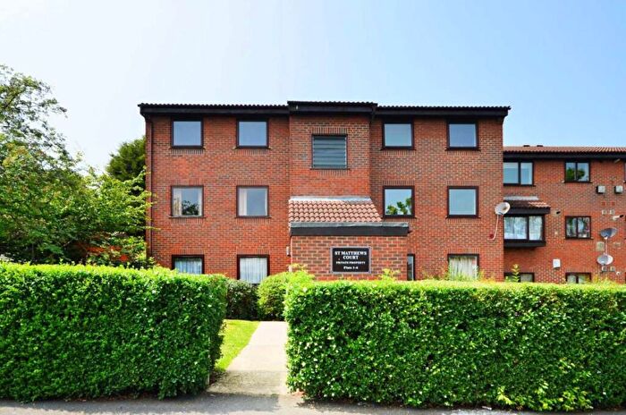 2 Bedroom Flat To Rent In Coppetts Road, London, N10