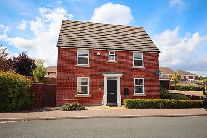 3 Bedroom Detached House For Sale In Chippenham Close, Wellingborough, NN8
