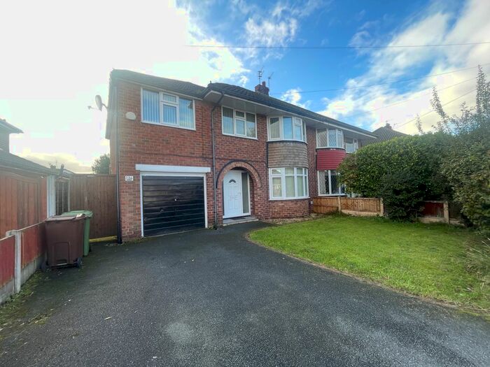 4 Bedroom Semi-Detached House To Rent In Moss Lane, Maghull, Liverpool, L31