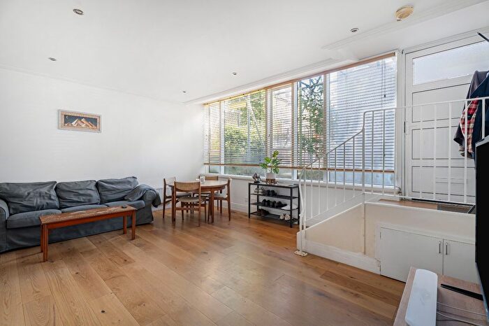 2 Bedroom Flat To Rent In Drayton Park, Islington, N5