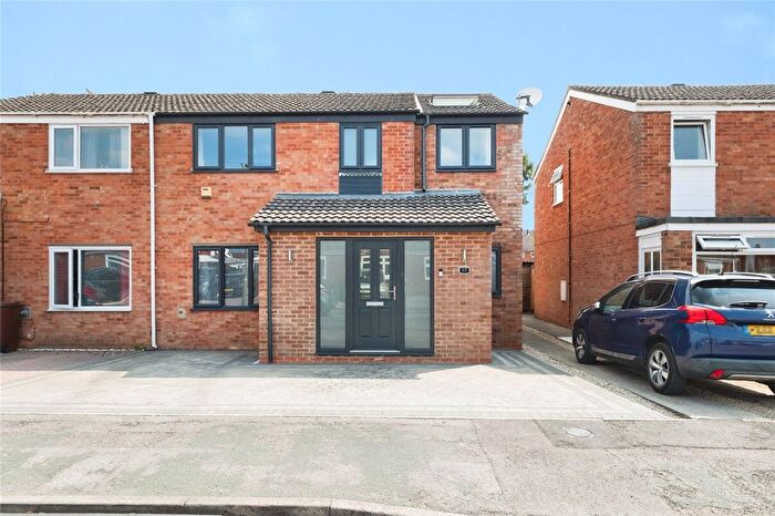 5 Bedroom Semi-Detached House For Sale In Shaw Close, Bicester, Oxfordshire, OX26