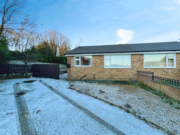 2 Bedroom Semi-Detached Bungalow For Sale In Oakdale Drive, Bradford, BD10