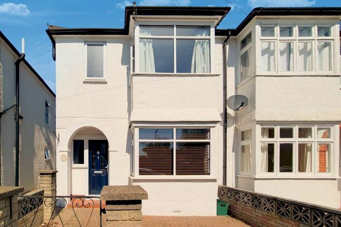 3 Bedroom End Of Terrace House To Rent In Bourne Road, Bromley, BR2
