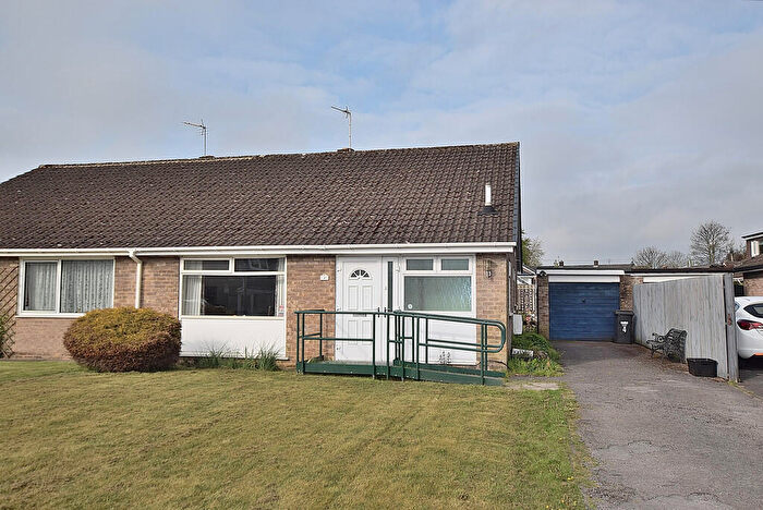 3 Bedroom Semi-Detached Bungalow For Sale In Honeypot Road, Brompton On Swale, DL10