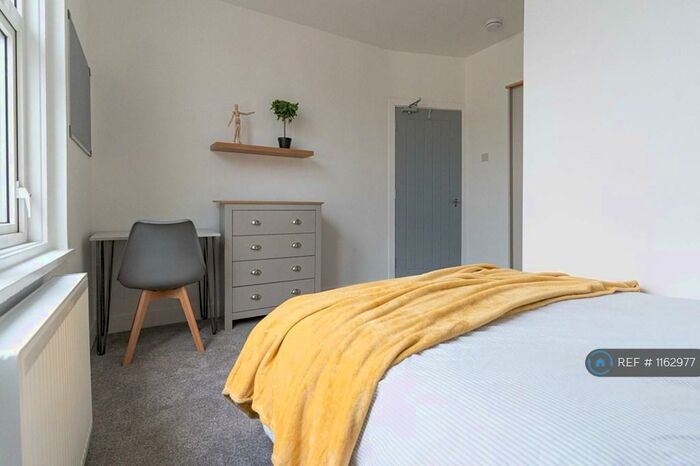 5 Bedroom Terraced House To Rent In South Grove, Manchester, M13