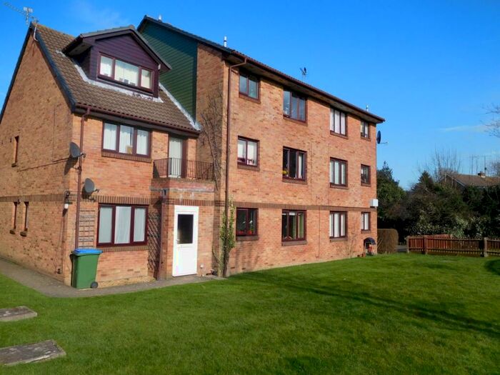 1 Bedroom Flat To Rent In Manor Fields, Horsham, RH13