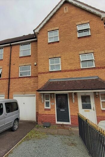 3 Bedroom Town House To Rent In Landalewood Road, Clifton Moor, York, YO30
