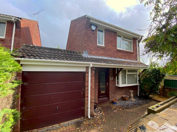 3 Bedroom Detached House To Rent In Constable Close, Yeovil, BA21