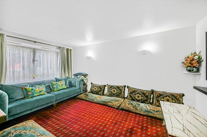 2 Bedroom Flat For Sale In Atherstone Court, Delamere Terrace, W2