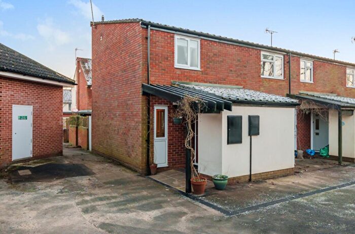 2 Bedroom End Of Terrace House To Rent In Valon Road, Arborfield, Reading, Berkshire, RG2
