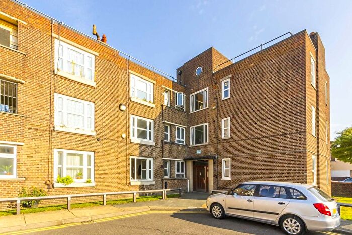 Studio To Rent In Mapledene Estate, Mapledene Road, London, E8