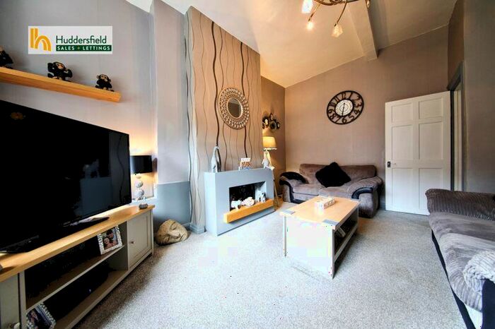 3 Bedroom Terraced House To Rent In Quaker Lane, Huddersfield, HD1