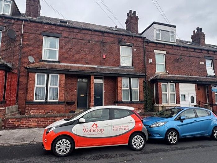 4 Bedroom Terraced House To Rent In East Park Road, Leeds, LS9