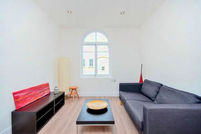 1 Bedroom Flat To Rent In Whitecross Street, Clerkenwell, London, EC1Y