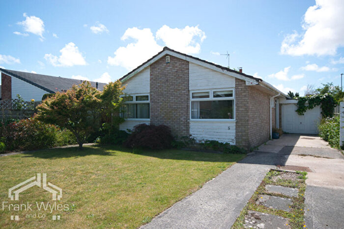 2 Bedroom Bungalow For Sale In Chislehurst Place, Lytham, FY8