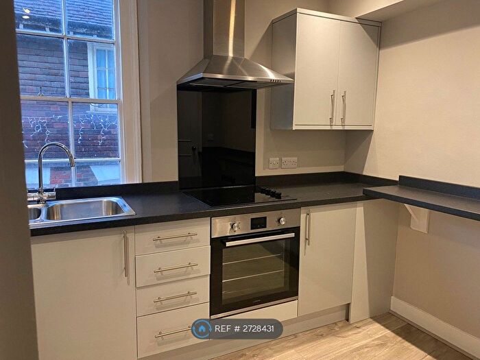 2 Bedroom Flat To Rent In London Road, Sevenoaks, TN13