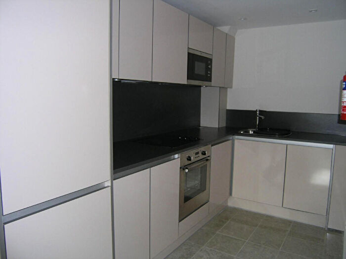 2 Bedroom Flat To Rent In Bennett Road, Leeds, LS6
