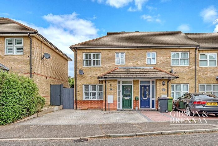 2 Bedroom End Terrace House To Rent In Dobsons Close, Rayleigh, SS6