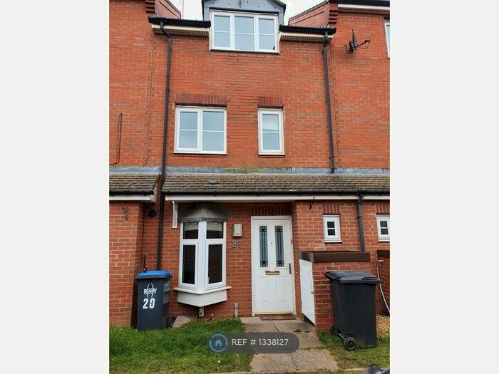 4 Bedroom Terraced House To Rent In Stowe Drive, Rugby, CV22