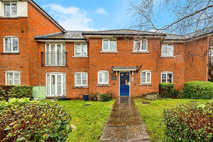 2 Bedroom Flat For Sale In Wendover Road, Aylesbury, HP21