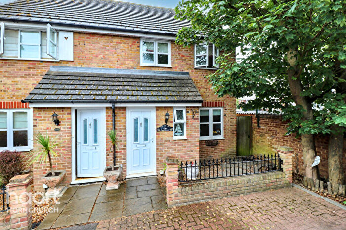 2 Bedroom End Of Terrace House For Sale In Walnut Grove, Hornchurch, RM12
