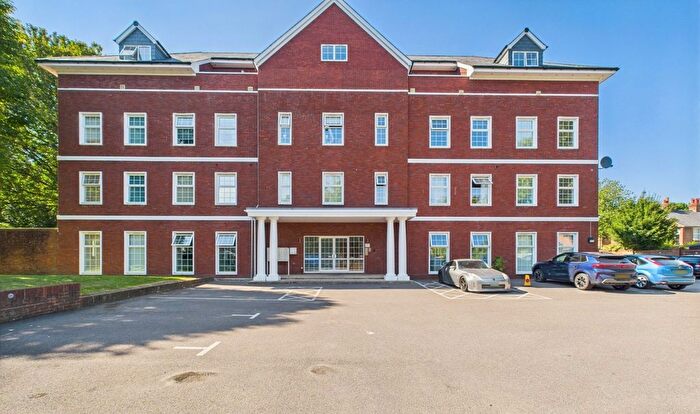 1 Bedroom Flat For Sale In Park House, Station Road, Loudwater, HP10