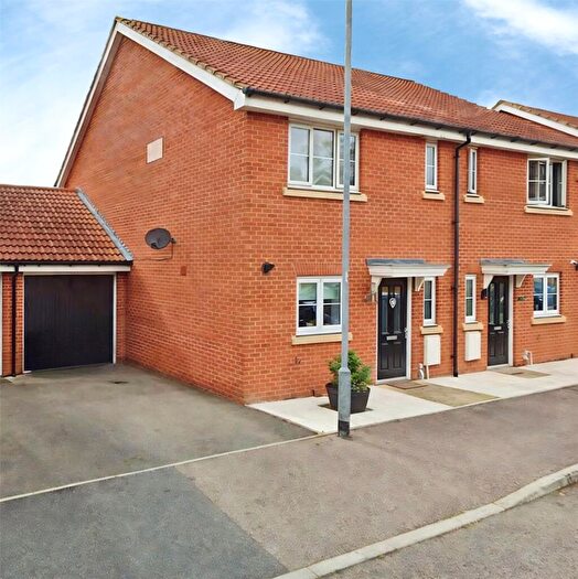 3 Bedroom Semi Detached House To Rent In Montague Street, Basildon, SS14
