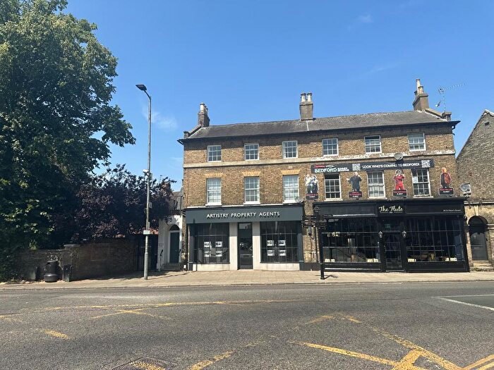 2 Bedroom Apartment To Rent In St Peters Street, Bedford, MK40
