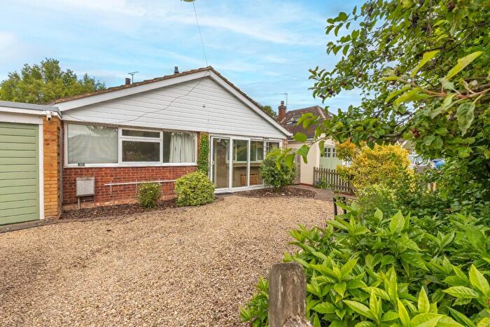 4 Bedroom Detached Bungalow For Sale In Albion Road, Pitstone, Leighton Buzzard, LU7