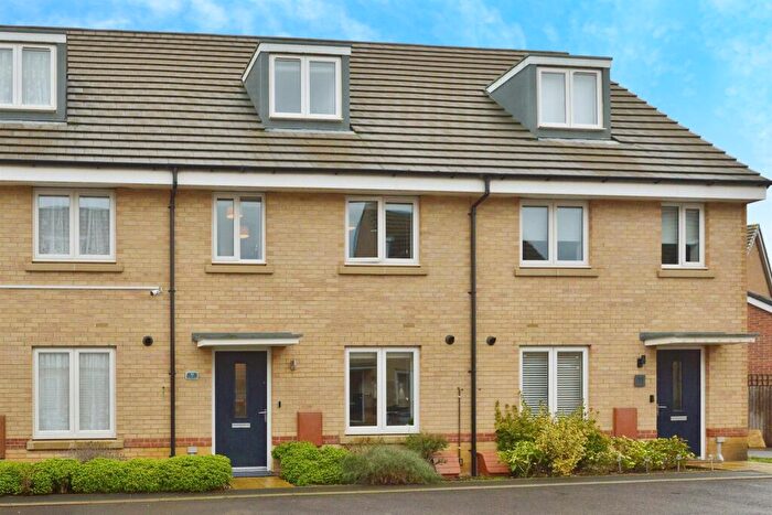 3 Bedroom Terraced House For Sale In Fontaines Road, Glebe Farm, Milton Keynes, MK17