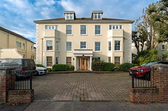1 Bedroom Flat For Sale In Gratwicke Road, Worthing, West Sussex, BN11