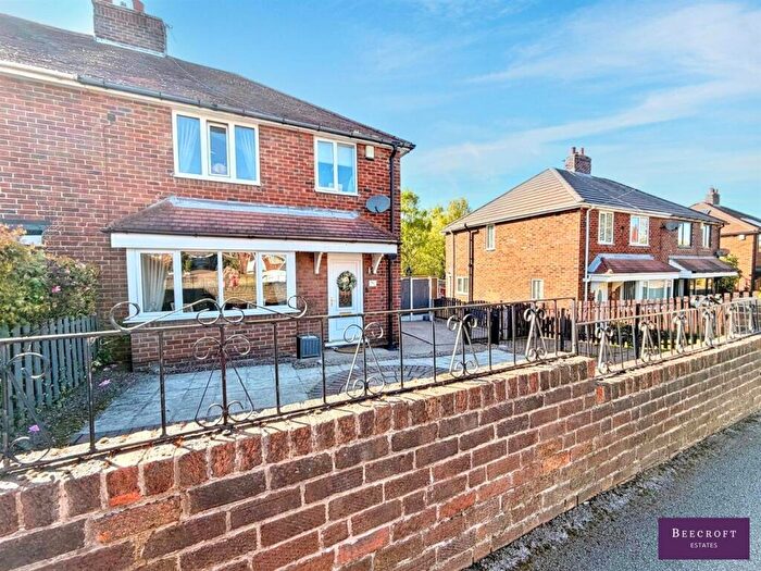 3 Bedroom Semi Detached House For Sale In Newland Avenue, Cudworth, Barnsley, S72