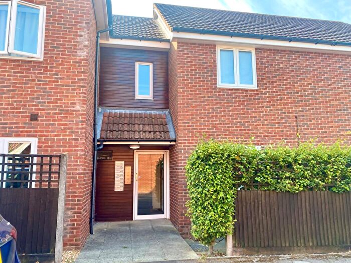 2 Bedroom House To Rent In Finzi Close, SO19