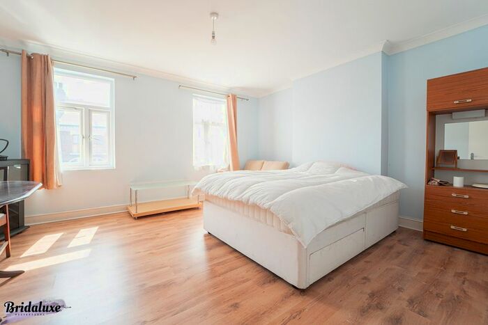 1 Bedroom Flat To Rent In Upper Tooting Road, London, SW17