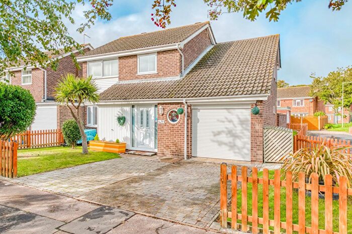 4 Bedroom Detached House For Sale In Renoir Place, Gunton, NR32