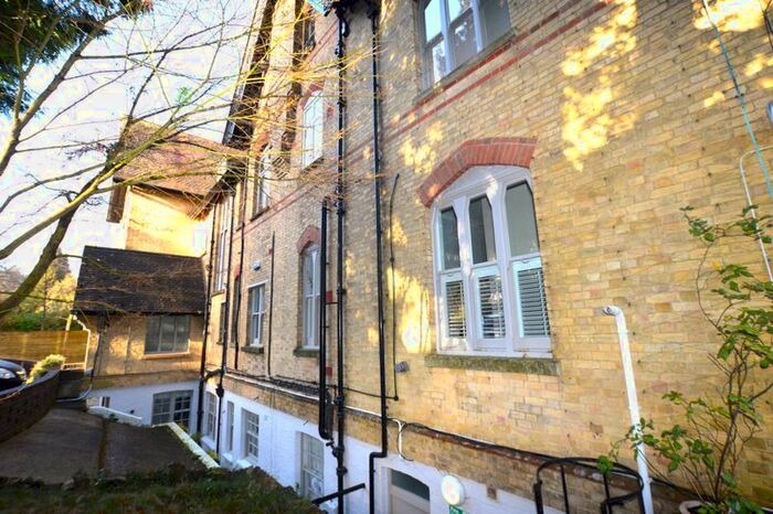 1 Bedroom Flat To Rent In Bedroom Lower Ground Floor Flat, Broadwater Down, Tunbridge Wells, TN2